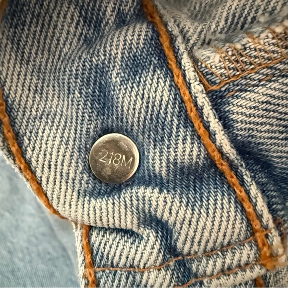 Y2K-10-1998-Vintage Levi’s boxy fit short size 34 - Picture 14 of 15